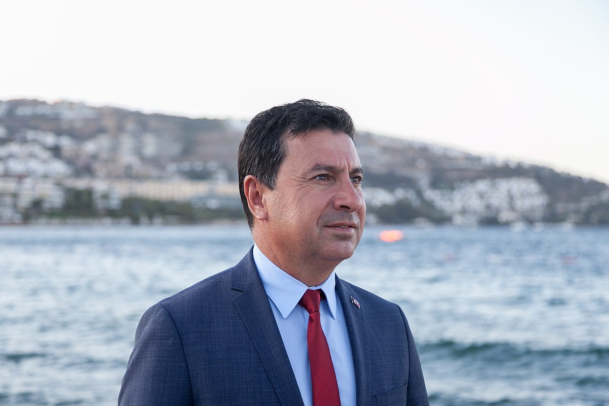 Bodrum Belediye Başkanı "Sputnik" gazetesine verdiği röportajında Bodrum’da inşaa olacak "Bodrum Arena" adlı çok fonksiyonlu spor ve eğlence kompleksi hakkında konuştu